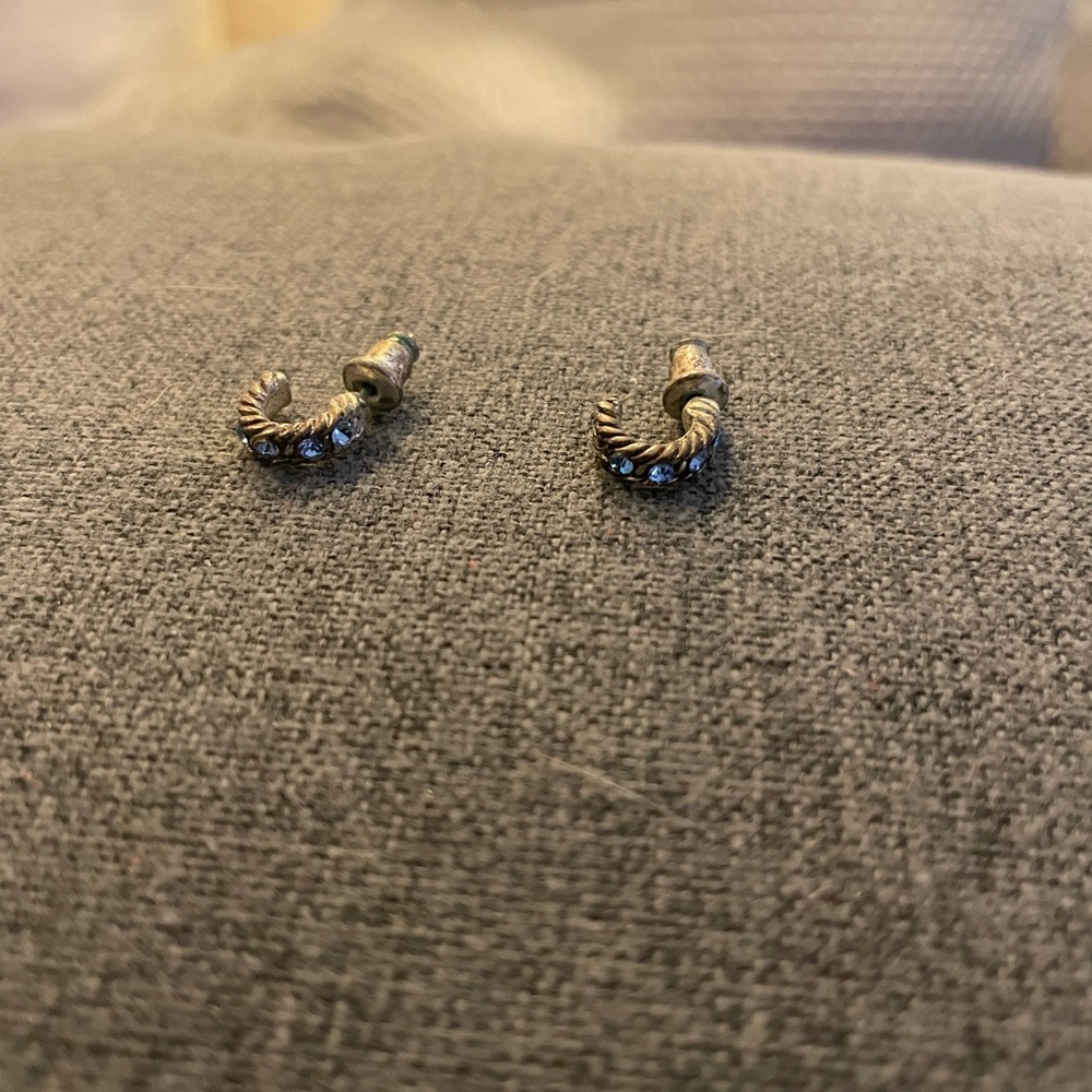 VINTAGE blue rhinestone brushed metal cuff earrings